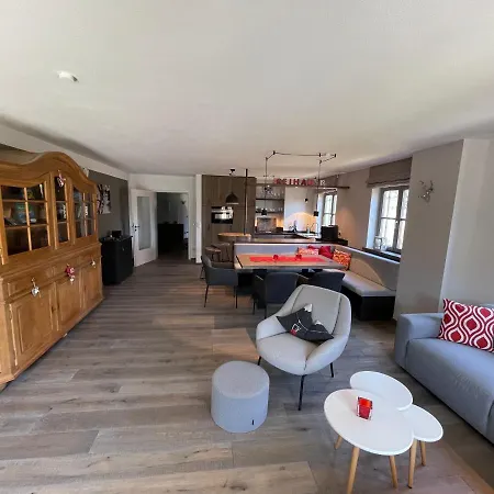 Freihaus18****
