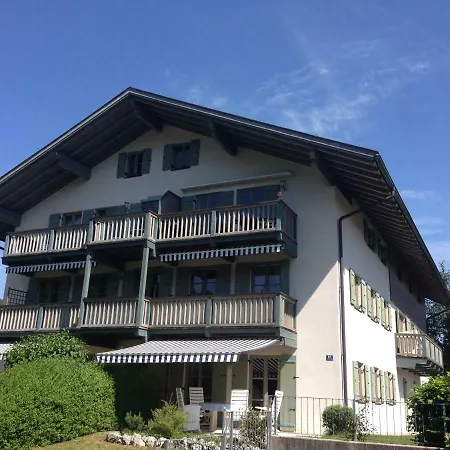 Freihaus18****